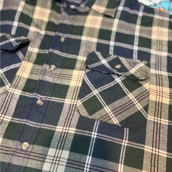 David Taylor Men's Plaid Shirt Jacket in Navy and Burgundy - Picture 4 of 9